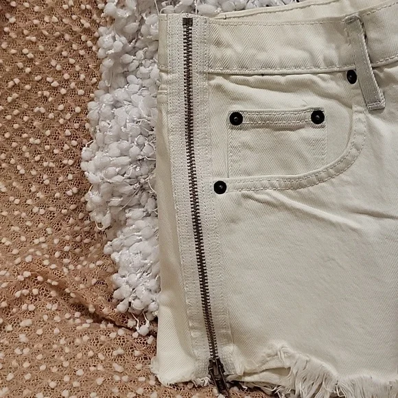 Carmar White Denim Shorts - Picture 5 of 11